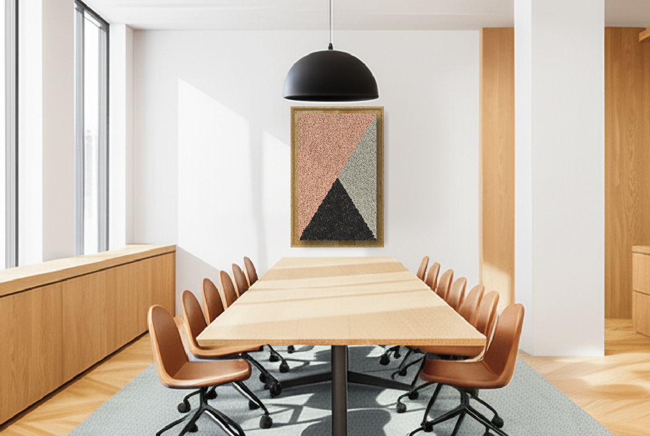 オフィスの壁面をお洒落に緑化するグリーンアートの施工例。ピンクとグレーの天然モス。